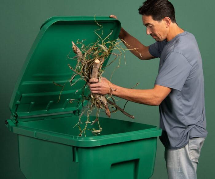 Green bin food waste recycling. —Courtesy of the City of San Diego